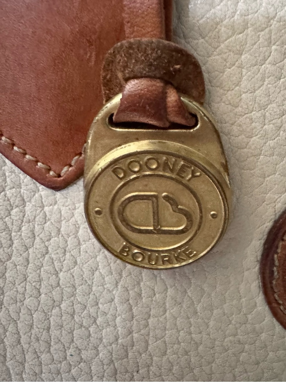 Dooney&Burke 80’s Gladstone All weather Cream& British Tan Leather Trim Lock&Key - Picture 13 of 15